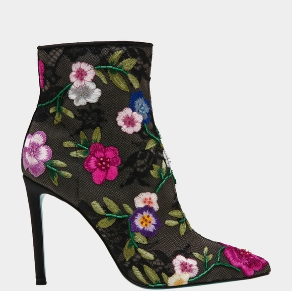 🖤🔹️Betsey Johnson🔹️ ANITA BLACK MULTI FLORAL Bootie - Picture 2 of 6